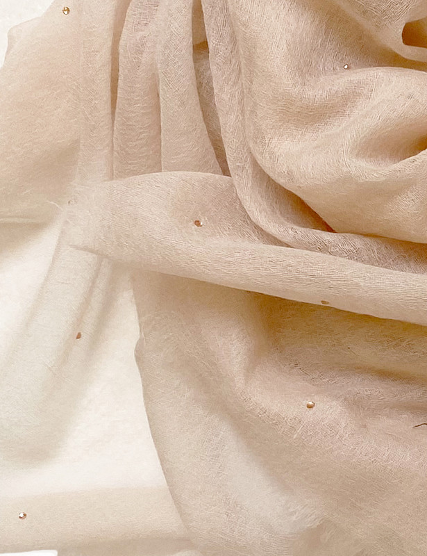 glare-stole-wool-crystals-dusty-pink-detail.jpg