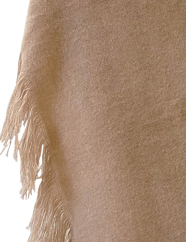 grimaldi-cape-wool-beige-detail.jpg