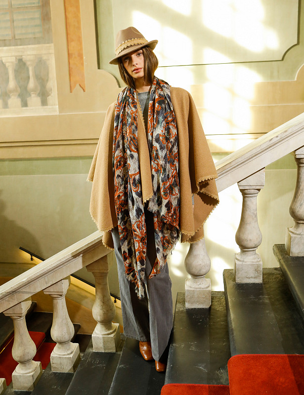 leopardo-w-stole-wool-orange-look.jpg
