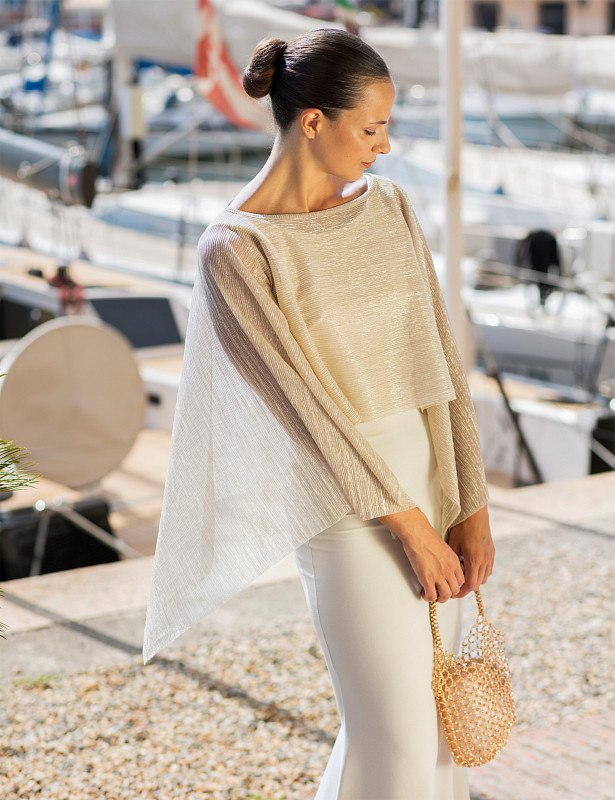martina-poncho-mix-polyester-oro-worn2.jpg