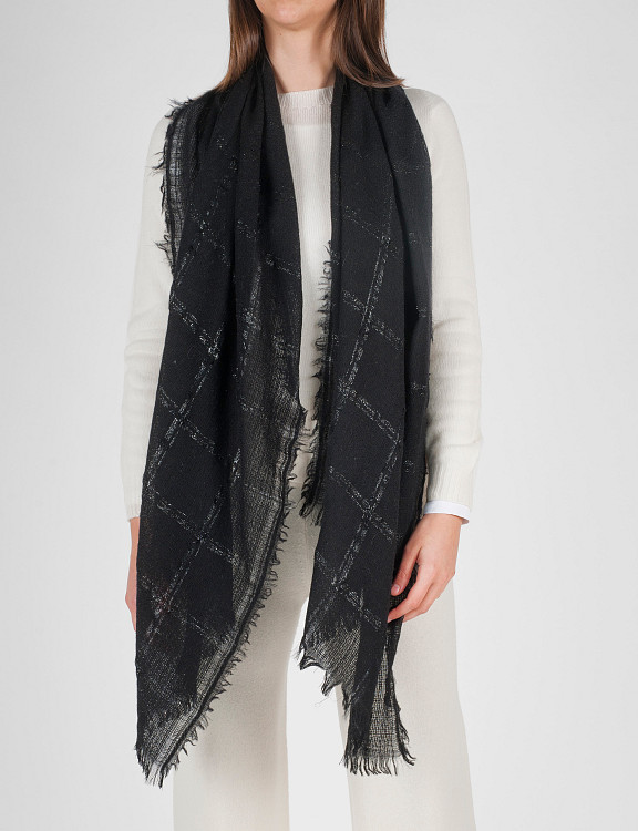 livia-stole-mix-wool-black-worn.jpg
